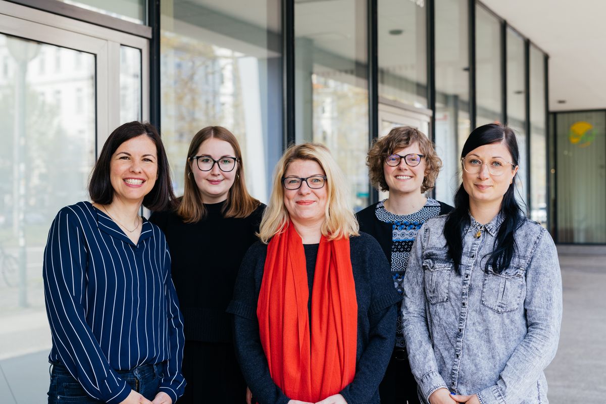 zur Vergrößerungsansicht des Bildes: Das Team von PraxisdigitaliS. Foto: Christian Hüller